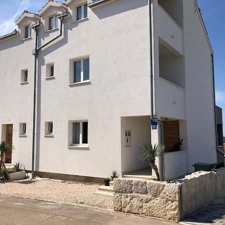 Days@Sea Apartment Primosten Bagian luar foto