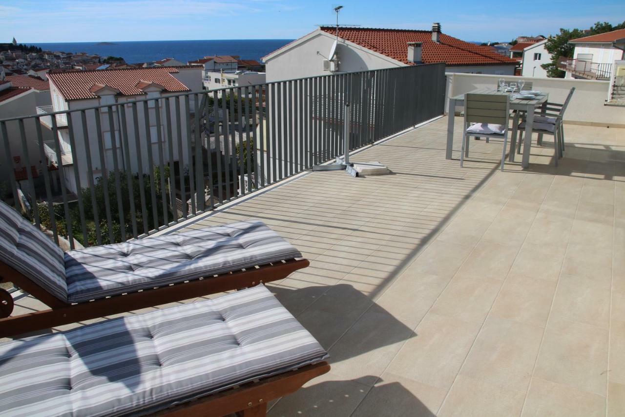 Days@Sea Apartment Primosten Bagian luar foto