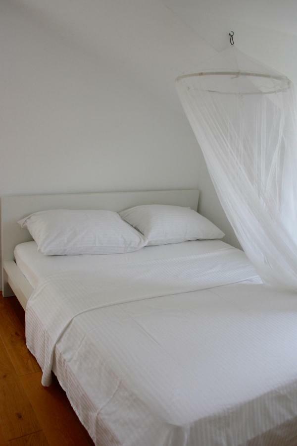 Days@Sea Apartment Primosten Bagian luar foto