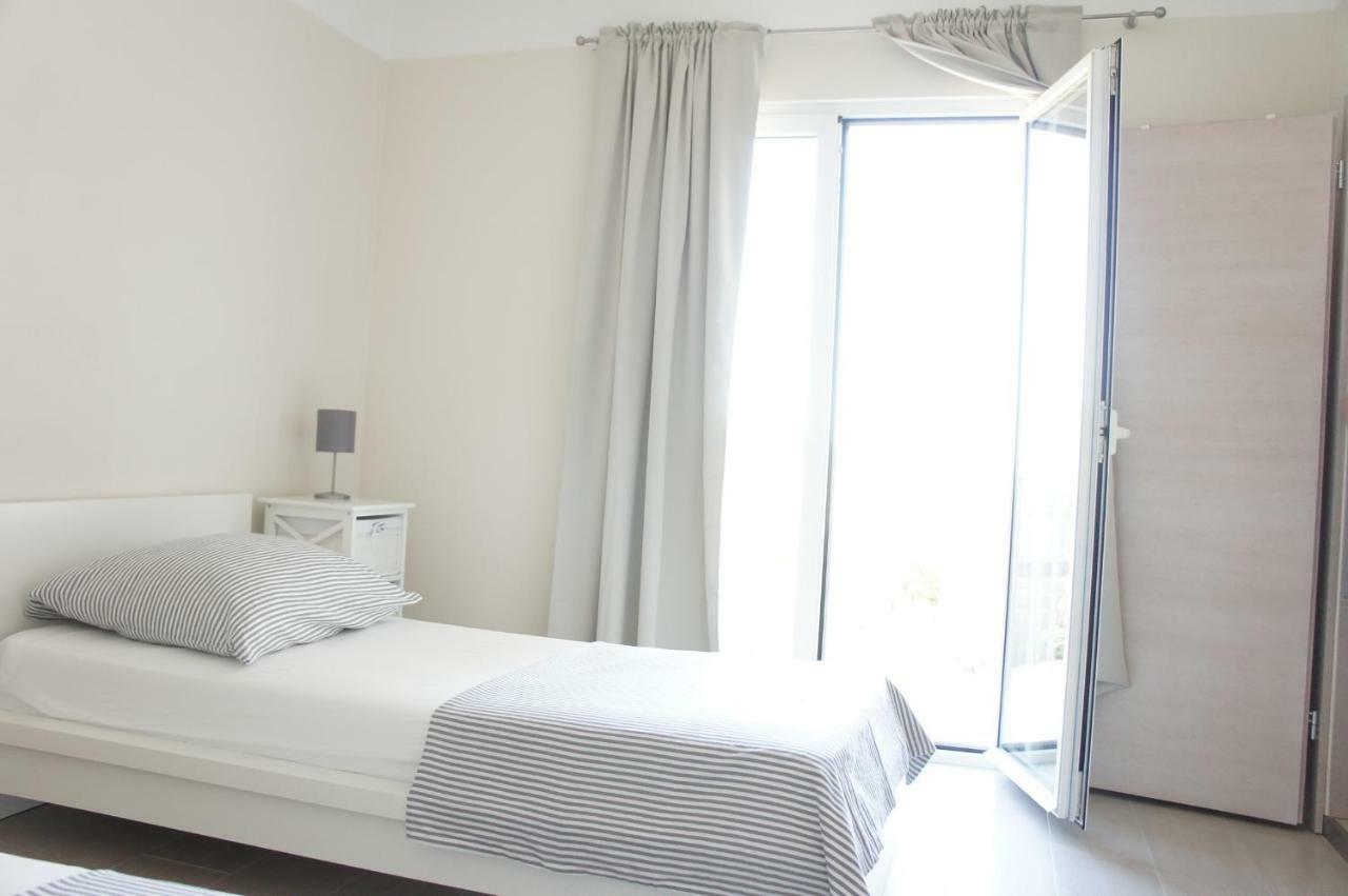Days@Sea Apartment Primosten Bagian luar foto