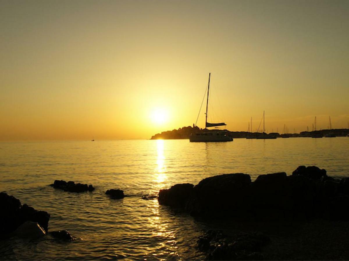 Days@Sea Apartment Primosten Bagian luar foto